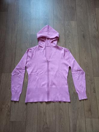 Svetřík s kapucí, 152