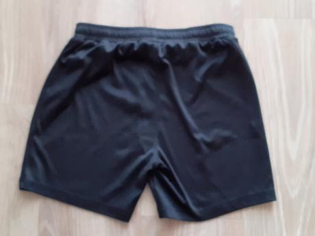 Sportovní kraťasy, 128