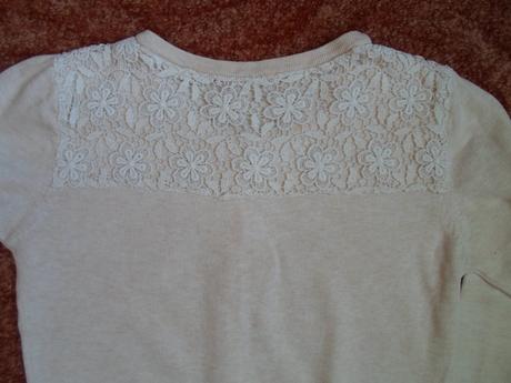 Béžový svetr svetřík s krajkou, f&f,152