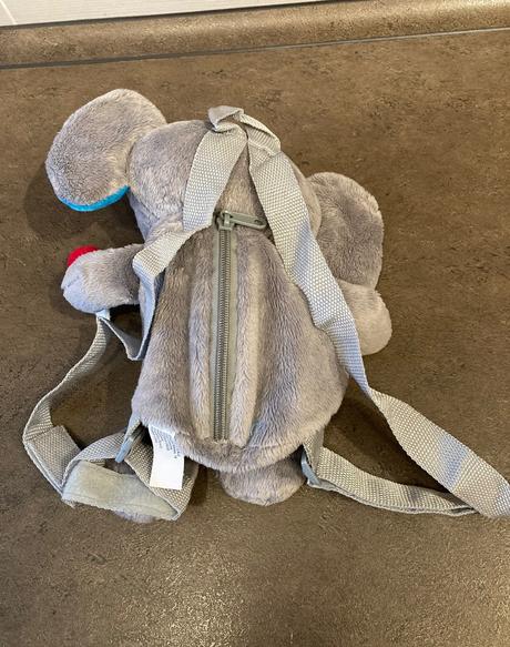 Batůžek slon pro nejmenší,