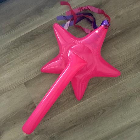 Pískací nafukovací mávátko hello kitty,