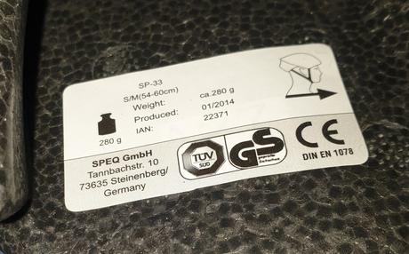 Helma cyklistická, na brusle, koloběžku,skateboard, s