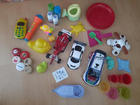 Hračky pro nenáročné - balíkovna jen 50 kč,