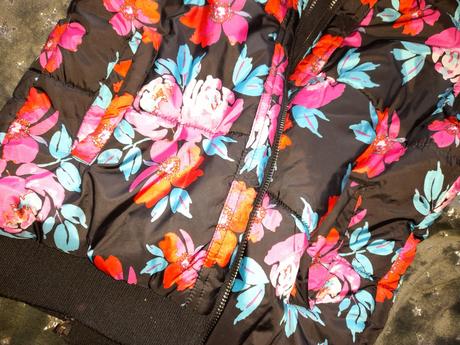 Vesta krásná květovaná s kapucou jarní/podzimní, 134