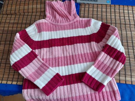 Pulovr svetr rolák pruhovaný, 122