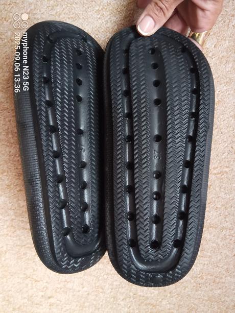 Pantofle zn."ellesse" vel."37", 37