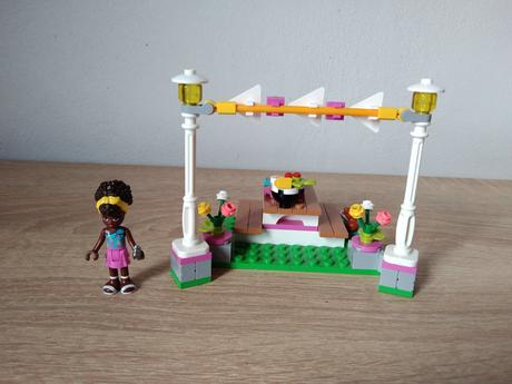 Lego friends 41701 pouliční trh s jídlem,