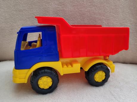 Sklápěcí nákladní auto,