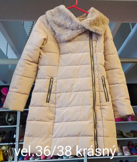 Krásná zimní bunda, s