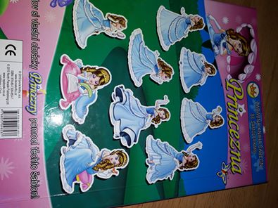 Zábavná kniha šablon se samolepkami - princezna,