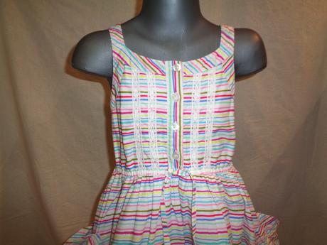 Krásné pruhované šaty s kapsami, 134