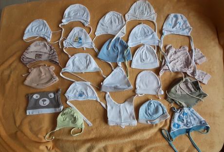 Miminkovská dětská čepička, 56