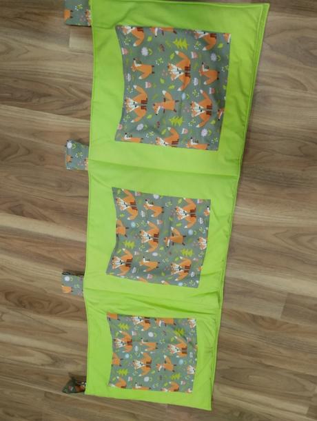 Mantinel - kapsář za postel, 