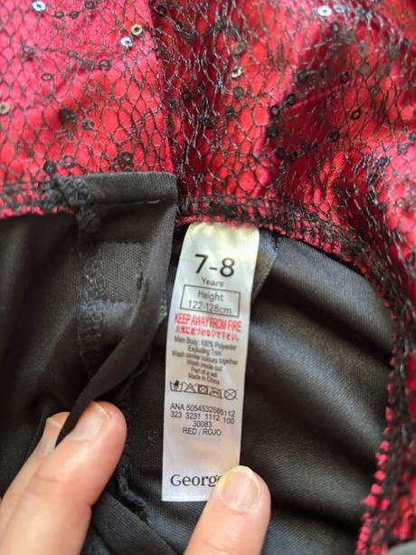 K1/kostým upírka / čarodějnice - v.7/8 let, 