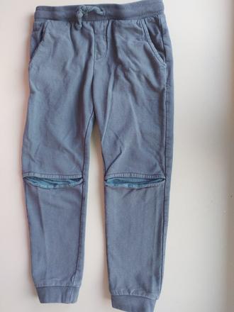 Tepláky s průřezy na kolenou, pepco,122