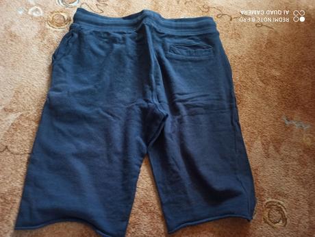 Kraťasy a tričko, 140–152