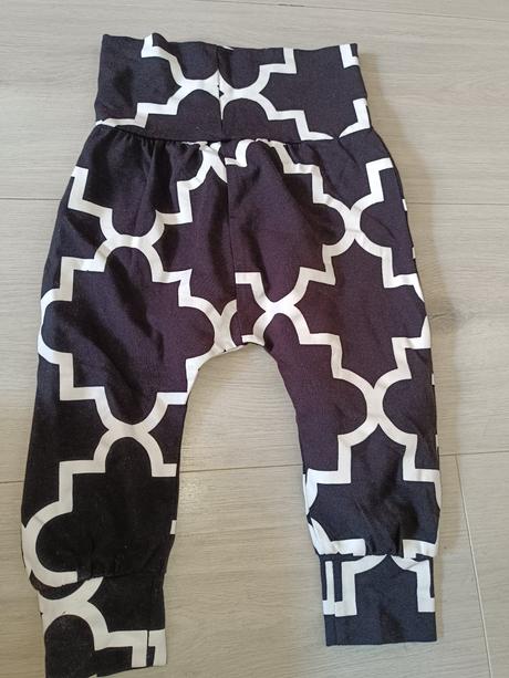 Černé legíny, tepláčky na gumu 80, 80