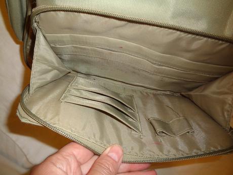 Super sportovní kabelka - lesklá khaki-hodně kapes, 