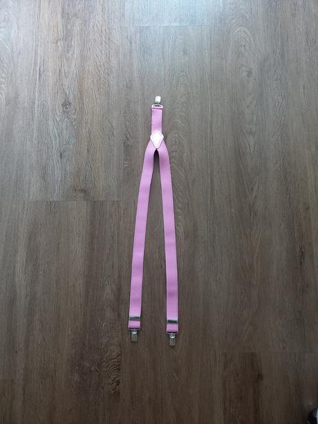 Růžové kšandy/šle,