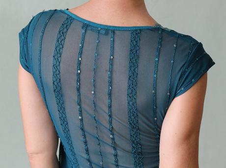 Společenský krajkový top s flitry vel. s, s