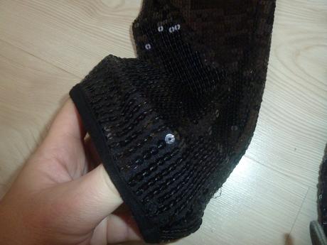 Pružné legíny s flitry, 146