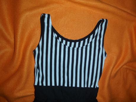 Bomba černobílé šaty, girl2girl,122