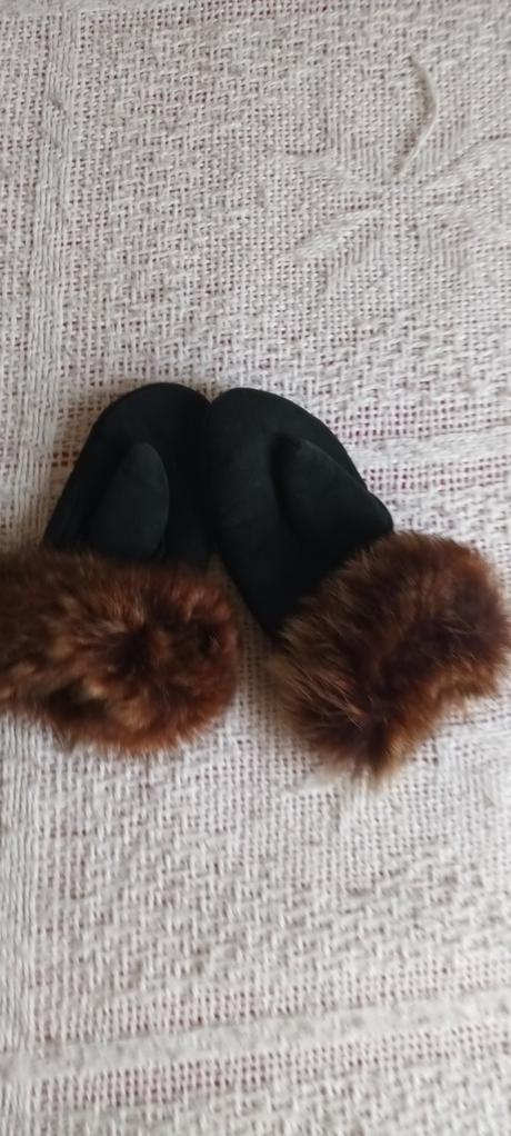 Kožené palčáky, 122