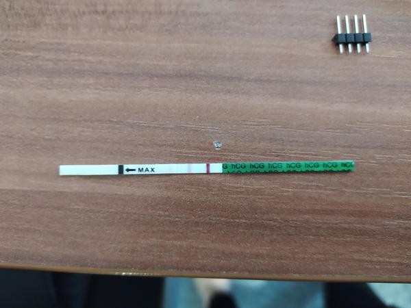 Zpoždění menstruace a nejasný těhotenský test. Co myslíte?