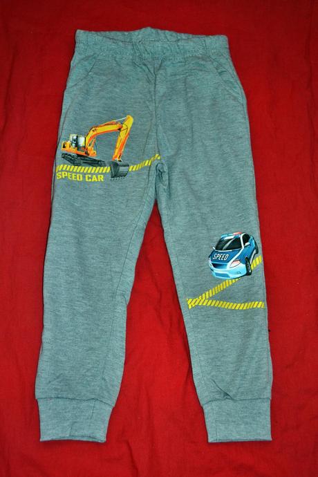 Nové tepláky s policií a bagrem, v.122, 122