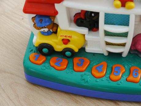 Hracka chicco nemecky a anglicky mlivici,