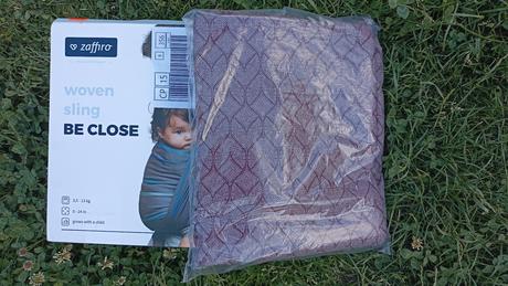 Nosící šátek zaffiro, womar zaffiro