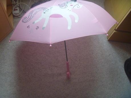 Růžový deštník s jednorožcem, 