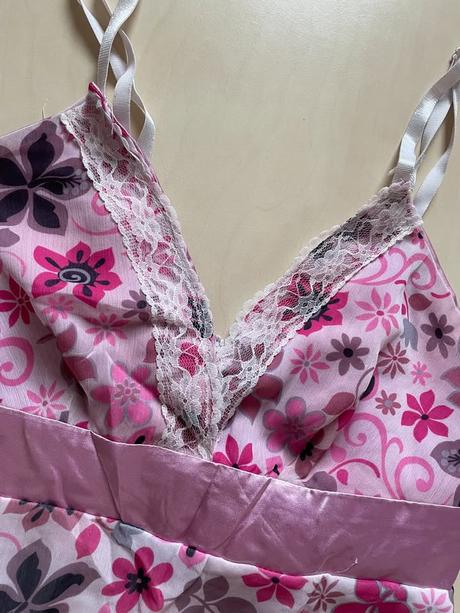 Letní šatičky s květy, vel není uvedena cca s i mé, s