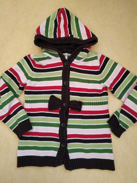 Kvalitní svetřík vel.116-122, 116