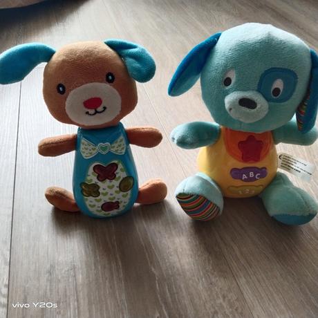 Hrací a svíticí medvídek a pejsek,