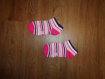 Pruhované ponožky nenošené, 27
