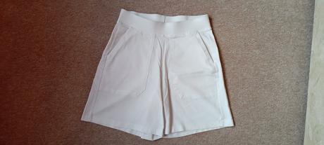 Bílé šortky vel."m", m