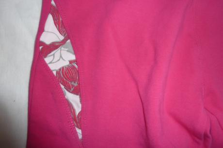 Tričko 2x, 3/4legíny 2x, šusťákové kalhoty vel.122, 122–134