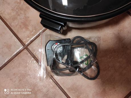 Pizza pánev, nepoužitá,