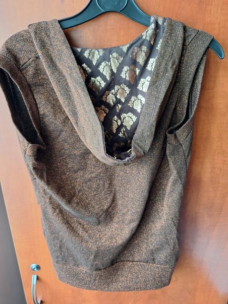 Tílko top s kapucí vel. 152, 152