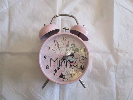 Pěkný růžový budík s minie, rozm. cca 16x12 cm, 