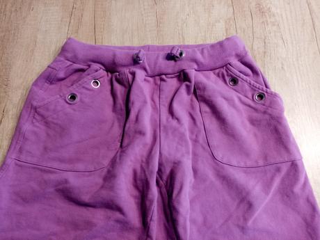 Kraťasy ke kolenům vel. s/m, s