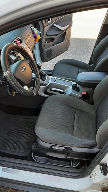 Ford kuga 2.0tdci,po servisu, tažné, ford