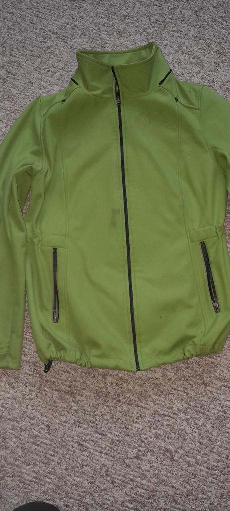 Nosicí bunda adelay, adelay