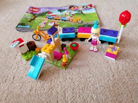 Lego friends vlak na oslavy, 