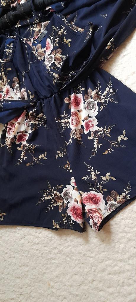 Květovaný krátký overal s vlečkou, xl