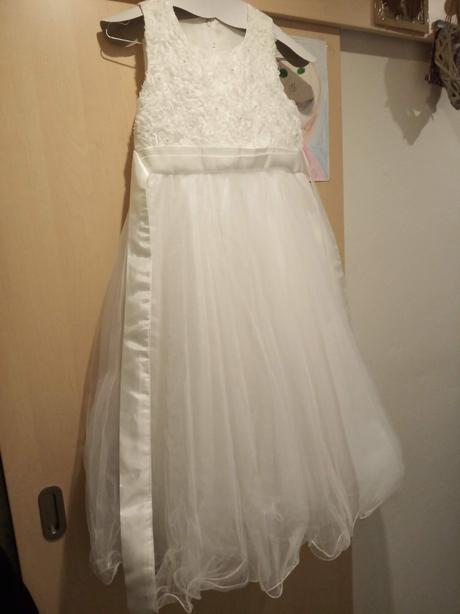 Šaty pro družicku, 134