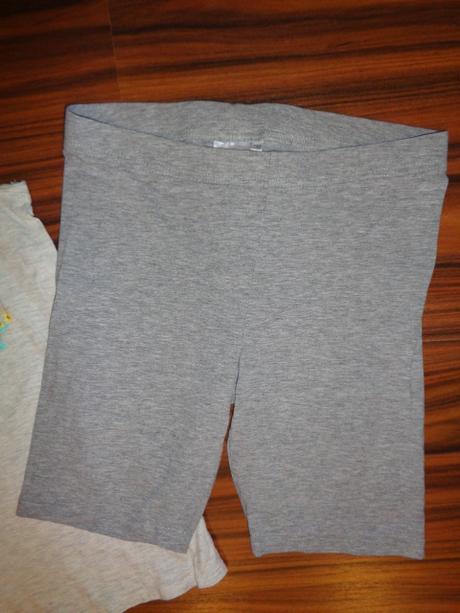 Super komplet tílka s papouškem a legínové šortky, h&m,152