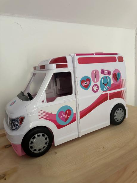 Barbie sanitka, 