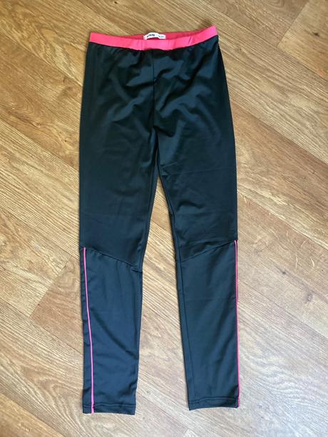 Tricko a leginy vel .140, sinsay,140